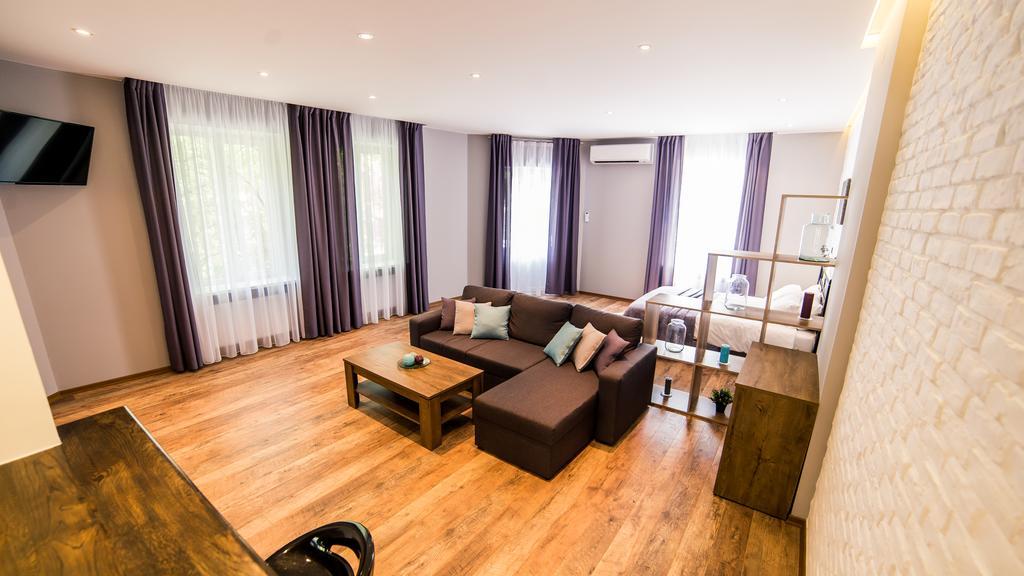 Foxy Lviv Apartment Exterior photo