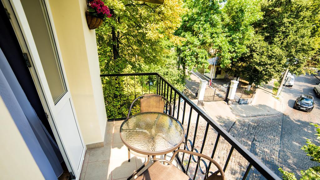 Foxy Lviv Apartment Exterior photo